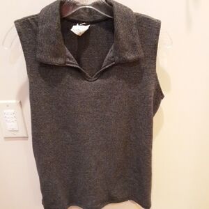 REI Gray Sleeveless Collared Top
